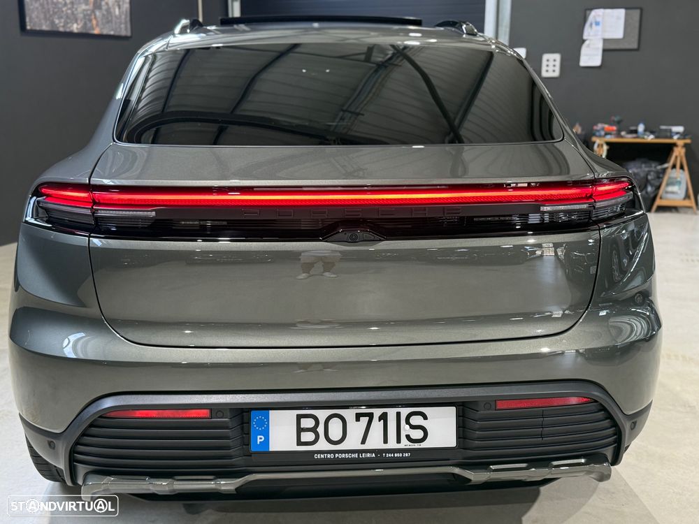 Porsche Macan Electric 4 - 18