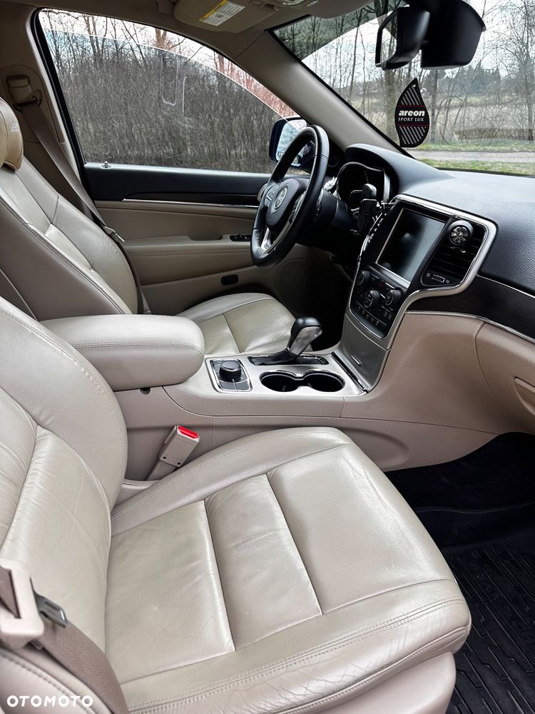 Jeep Grand Cherokee - 11