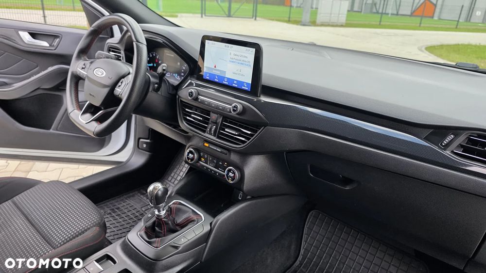 Ford Focus 1.0 EcoBoost mHEV ST-Line - 16