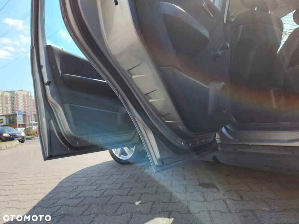 Mercedes-Benz Klasa A 150 Classic Polar Star - 19