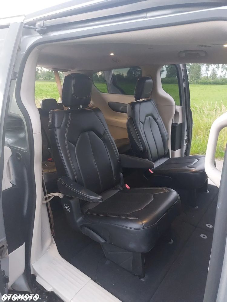 Chrysler Voyager - 18