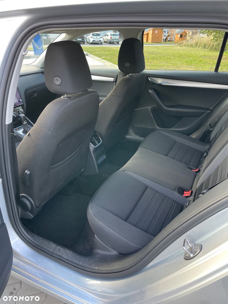Skoda Octavia 2.0 TDI SCR 4x4 Ambition DSG - 8