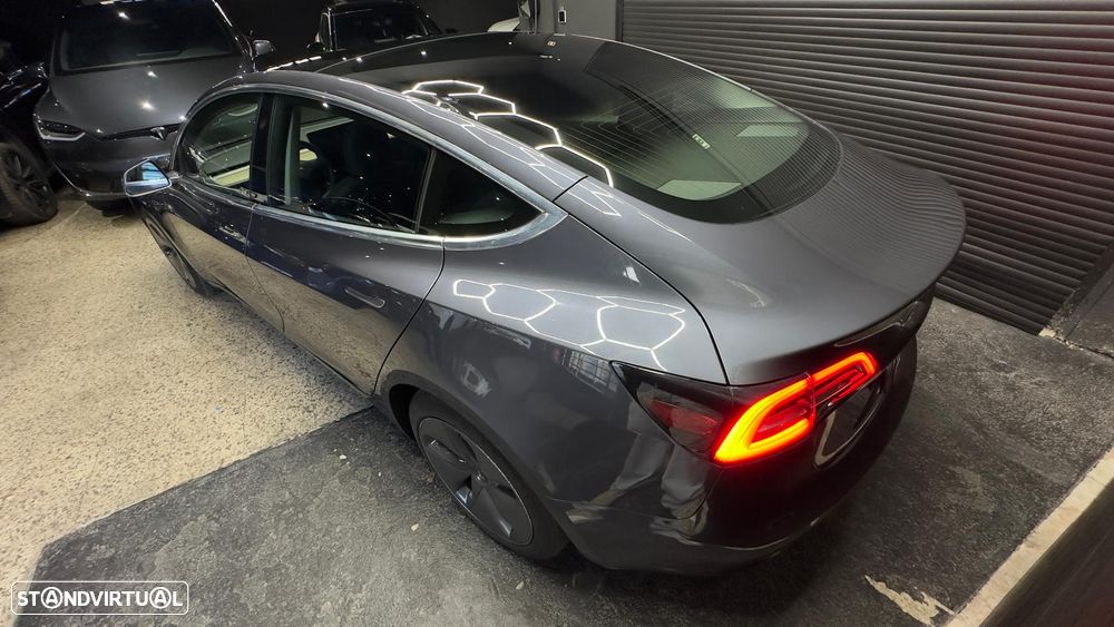 Tesla Model 3 Standard Range Plus RWD - 4