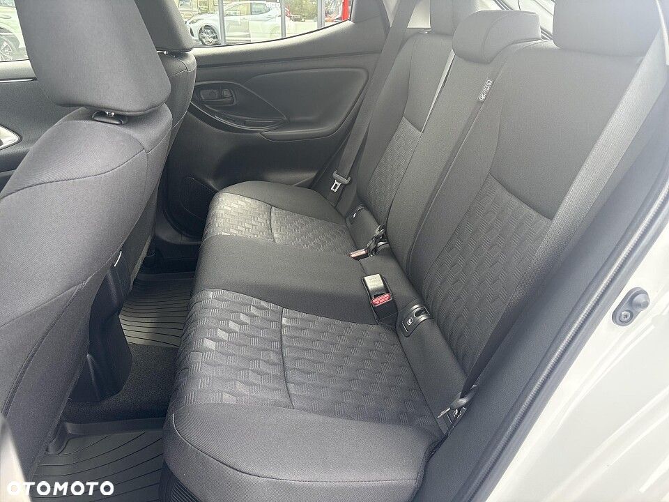 Mazda 2 - 8