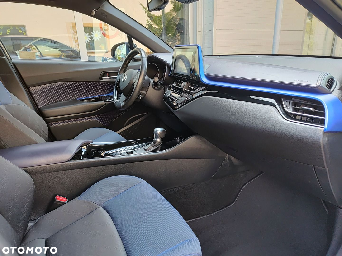 Toyota C-HR - 6