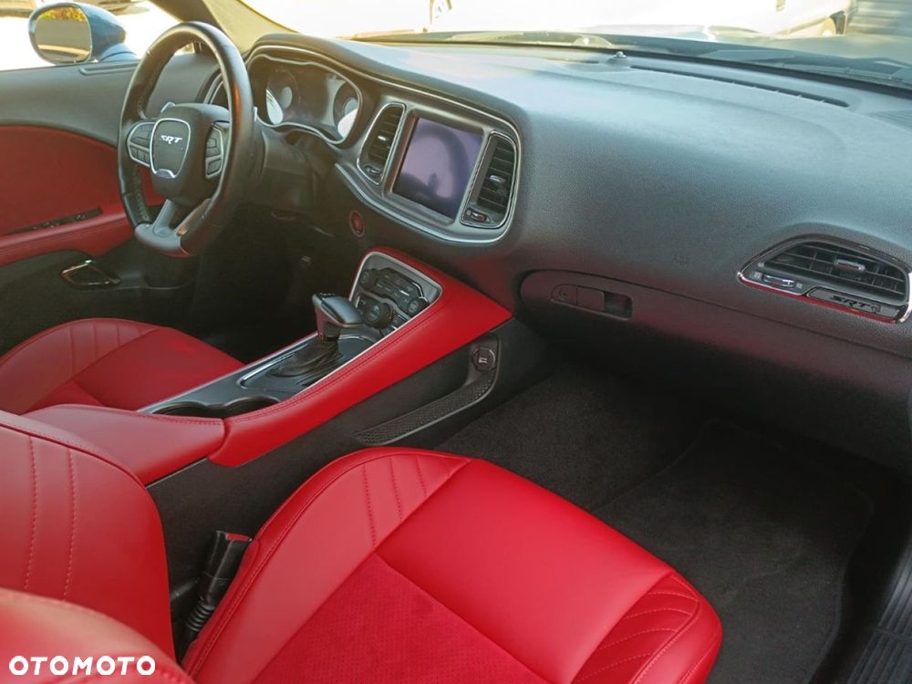 Dodge Challenger - 25