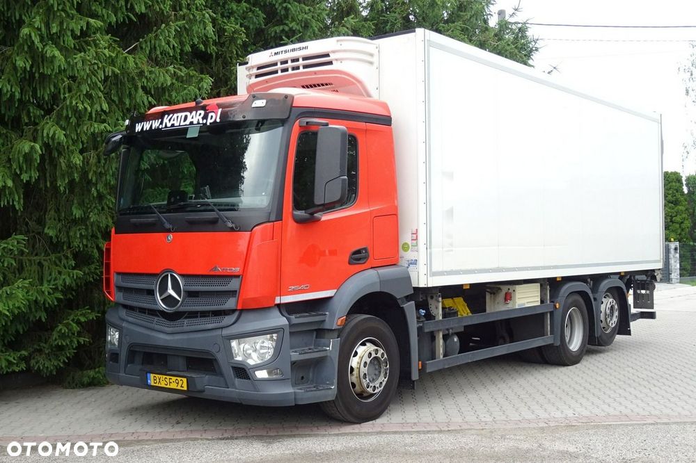Mercedes-Benz Antos 2540 Sypialna euro 6 chłodni 3 osie podnoszona i skrętna - 17