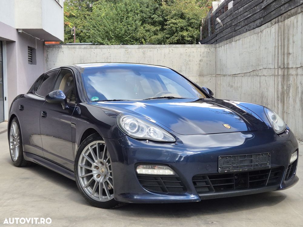 Porsche Panamera - 1