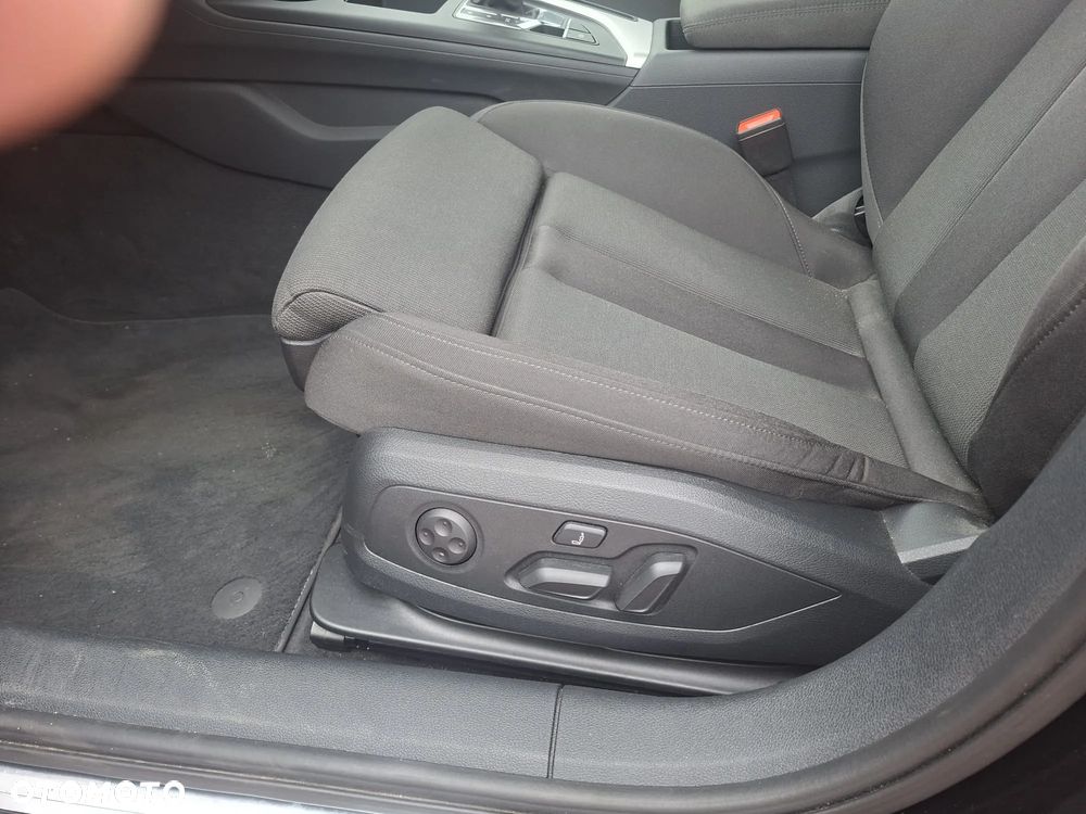 Audi A4 Avant 35 TFSI S tronic S line - 11