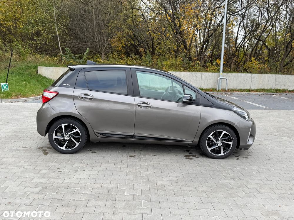 Toyota Yaris - 12