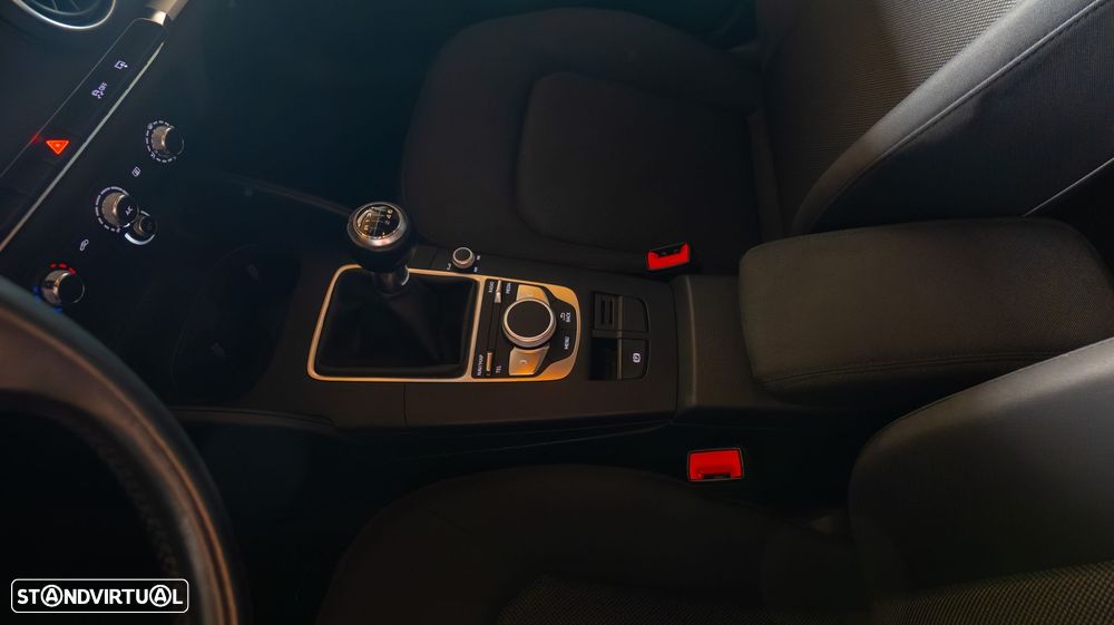 Audi A3 Sportback 2.0 TDI Advance - 19