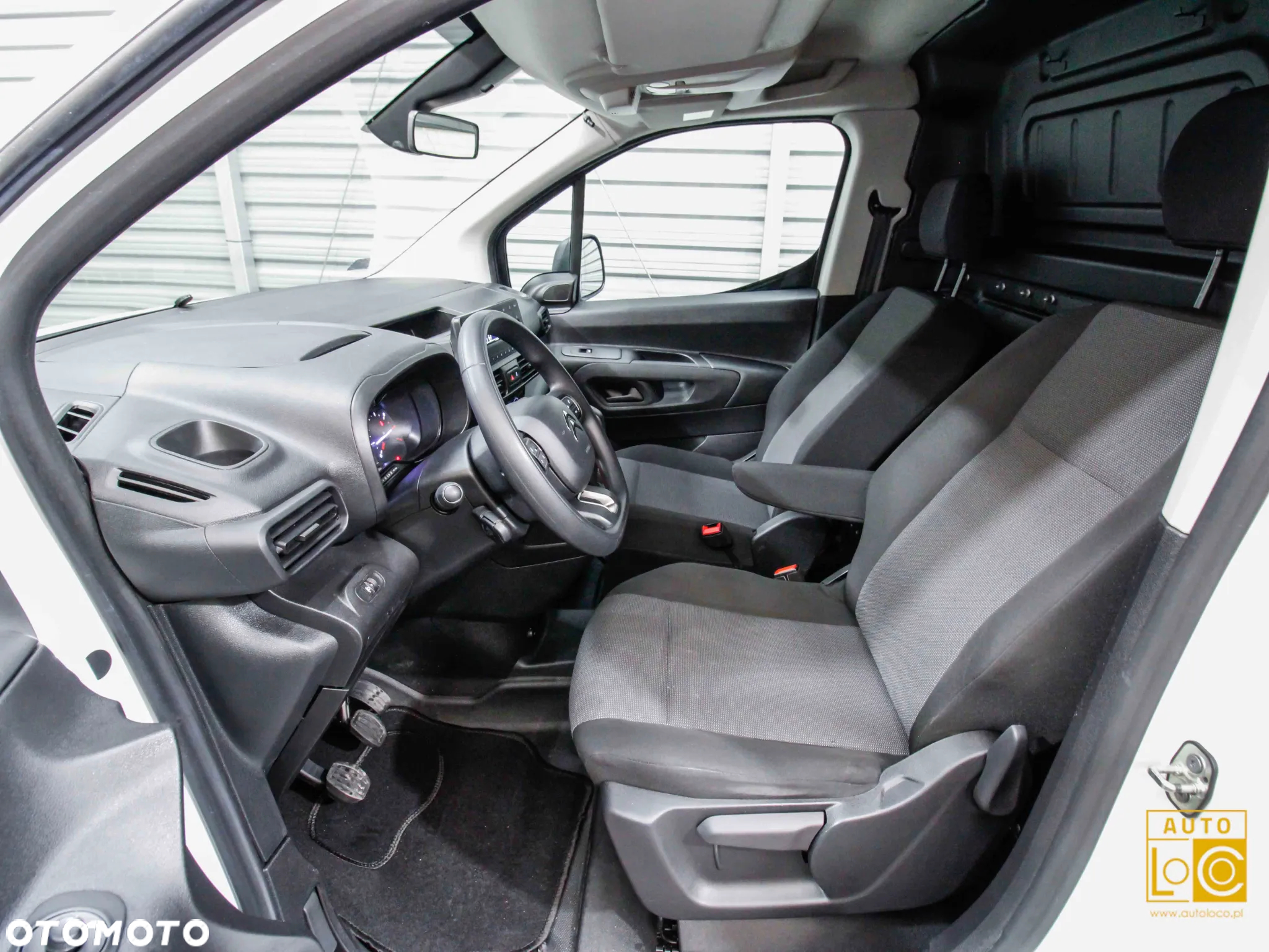 Citroën BERLINGO FURGON LONG - 10