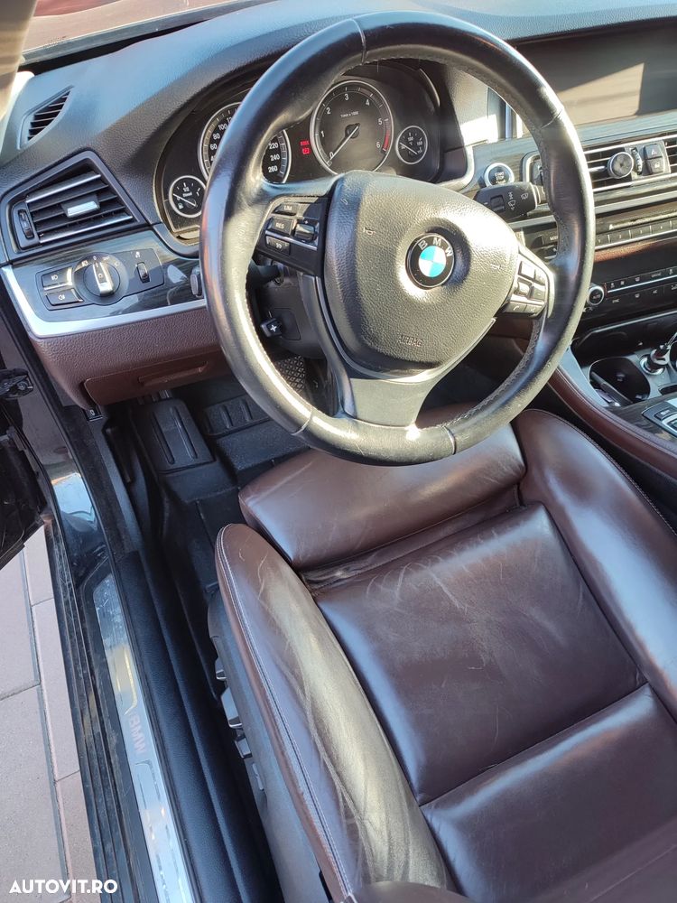 BMW Seria 5 525d xDrive AT - 13