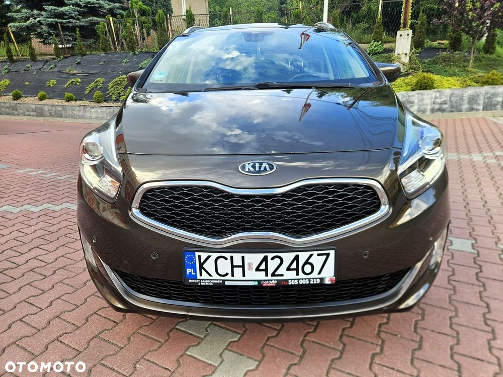 Kia Carens 1.6 GDI Dream-Team Edition - 13
