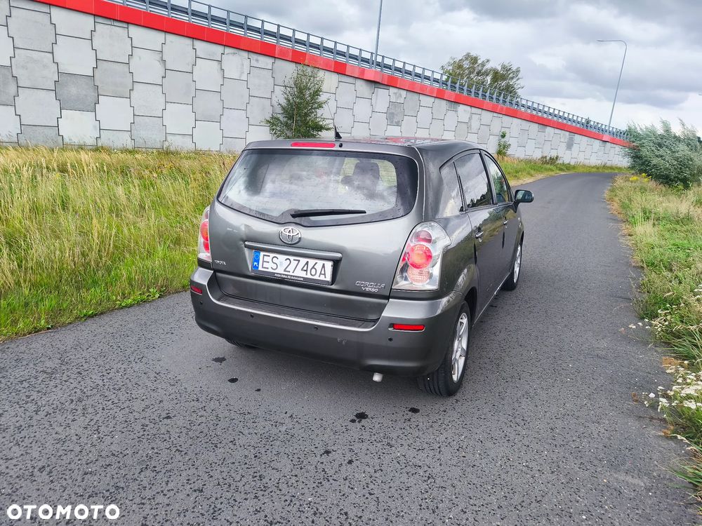 Toyota Corolla Verso - 5
