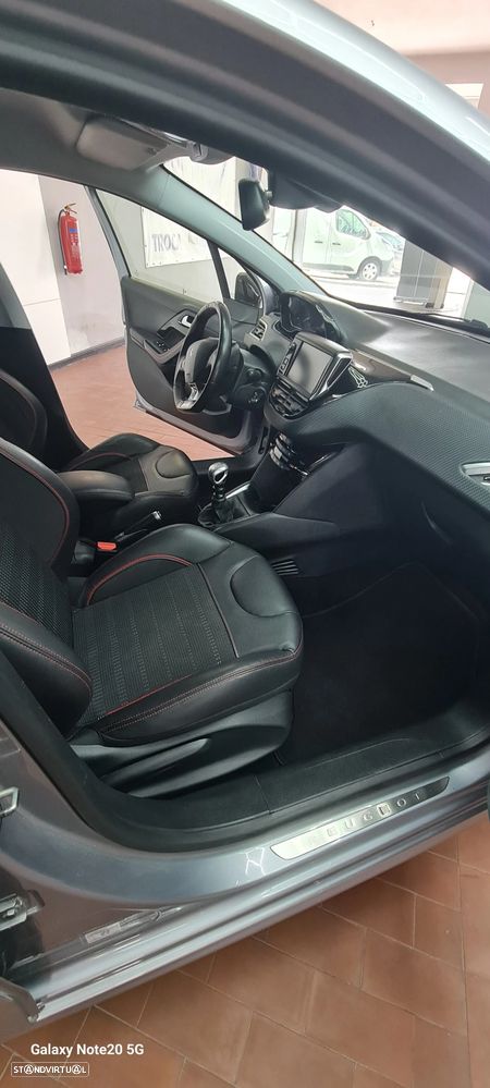 Peugeot 208 1.2 PureTech GT Line - 17