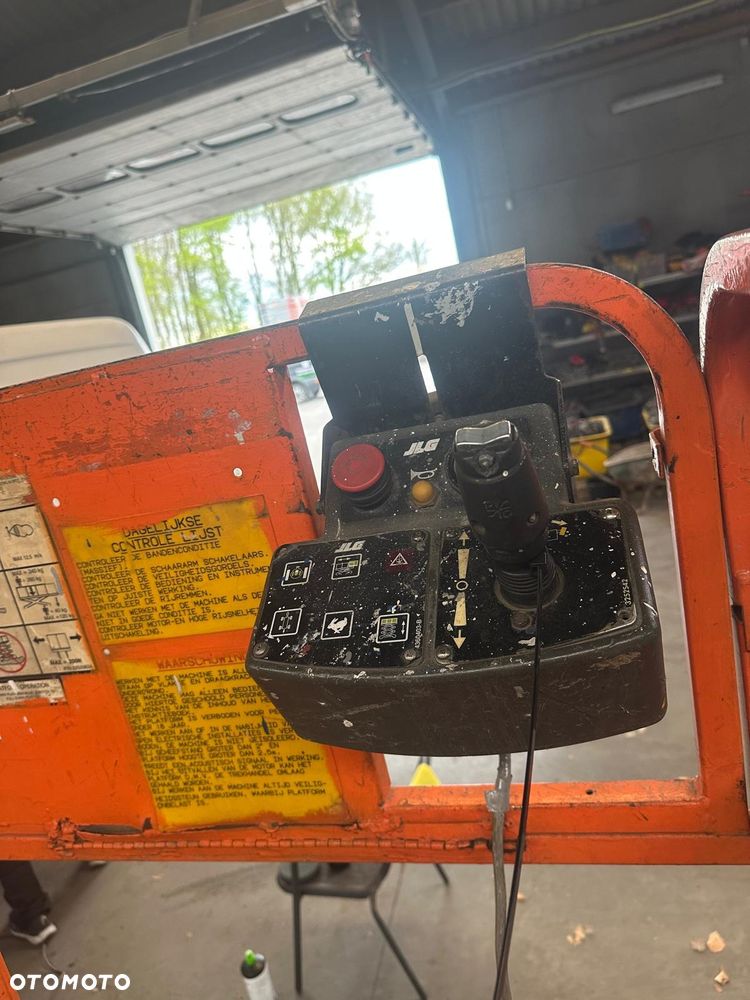 JLG - 7