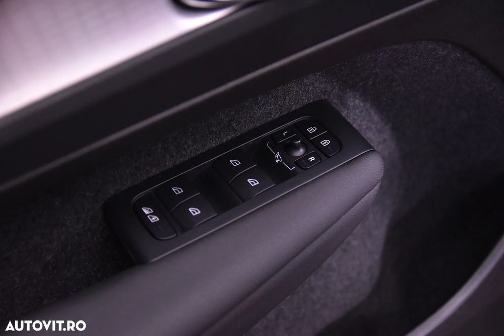 Volvo XC 40 B3 AT FWD MHEV Core - 14