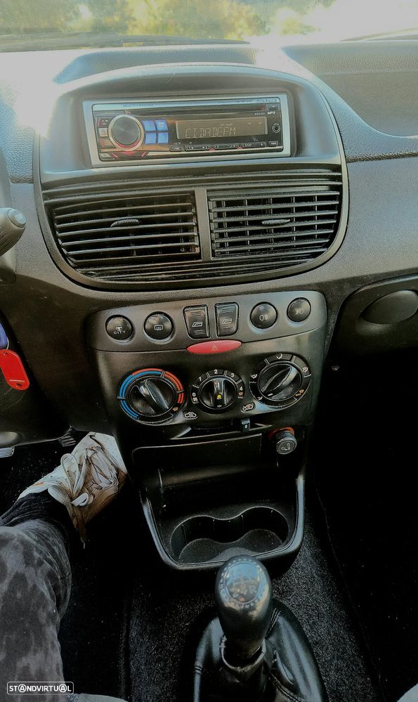 Fiat Punto 70 jtd Dynamique A/C - 10