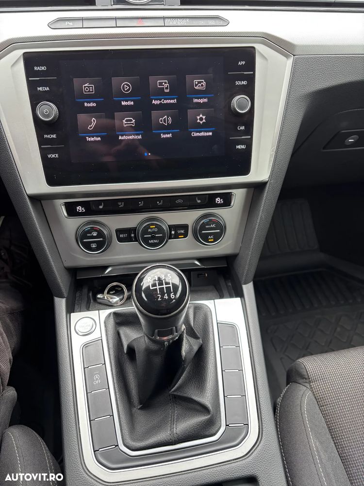 Volkswagen Passat 2.0 TDI Comfortline - 15