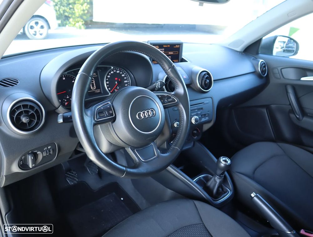 Audi A1 Sportback 1.6 TDI Advance - 24