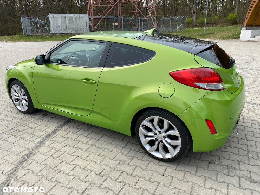 Hyundai Veloster 1.6 GDI Style - 18