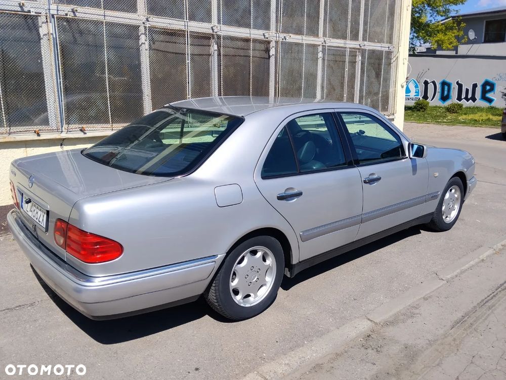 Mercedes-Benz Klasa E - 30