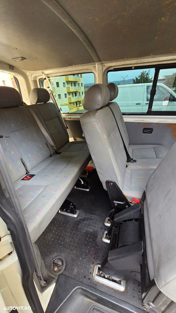 Volkswagen Transporter - 2