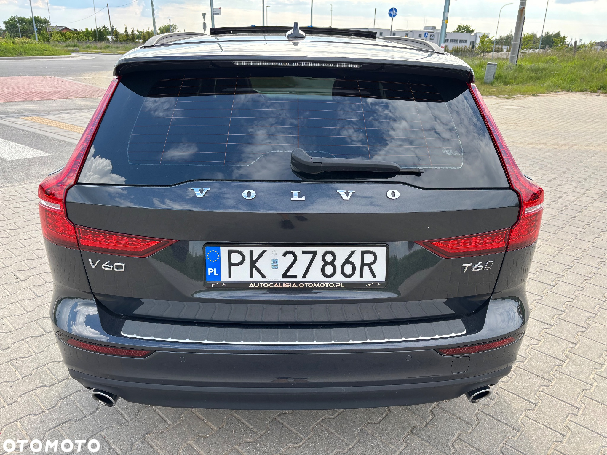 Volvo V60 T6 AWD Momentum Pro - 8