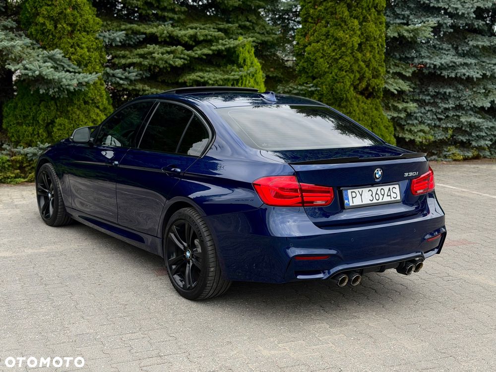 BMW Seria 3 330i - 3