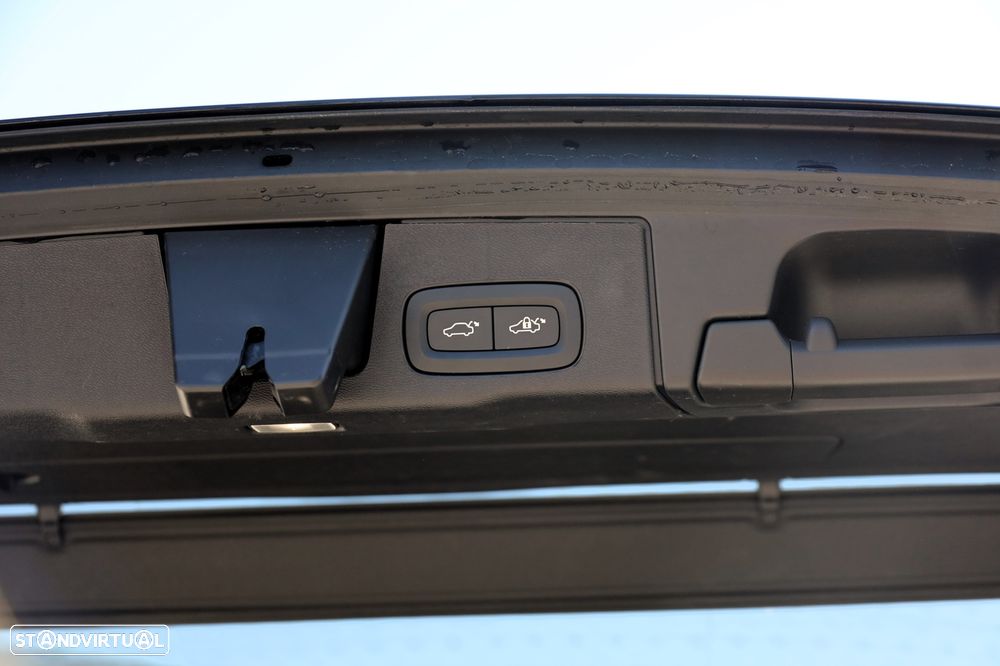 Volvo XC 60 2.0 T6 PHEV Plus Bright - 6