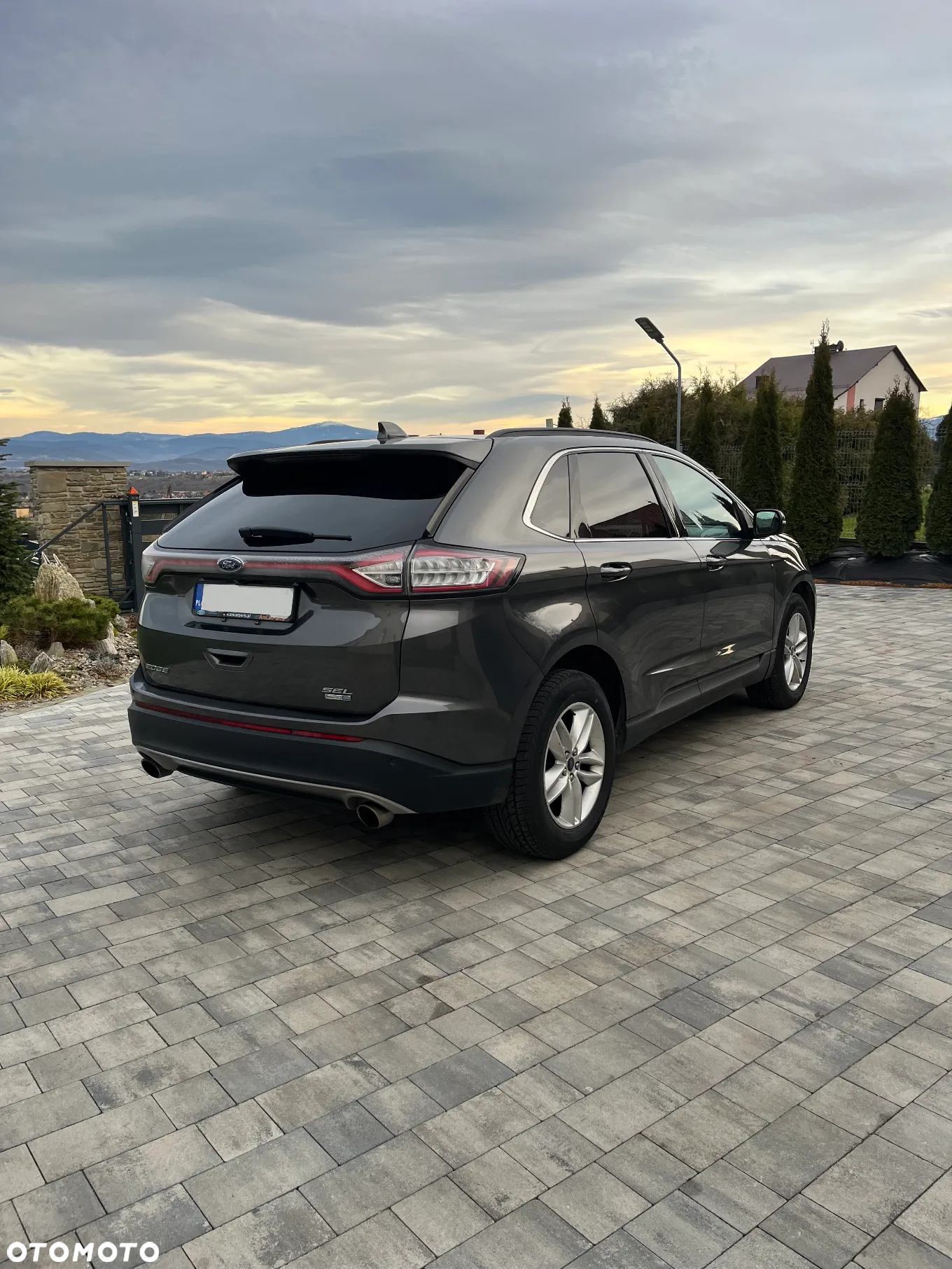 Ford Edge - 4