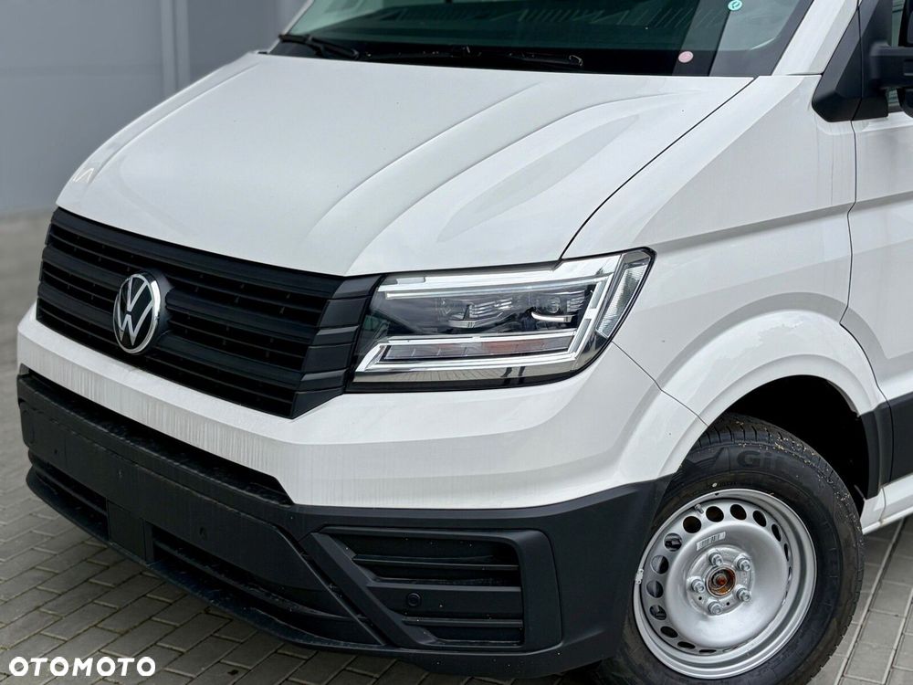 Volkswagen Crafter 35 Furgon z wysokim dachem silnik: 2,0 l EU6 SCR 140 KM / skrzynia biegów: Przedni napęd manualna 6-biegowa rozstaw osi: 4490 mm - 4