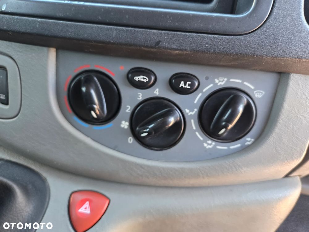 Opel VIVARO - 15