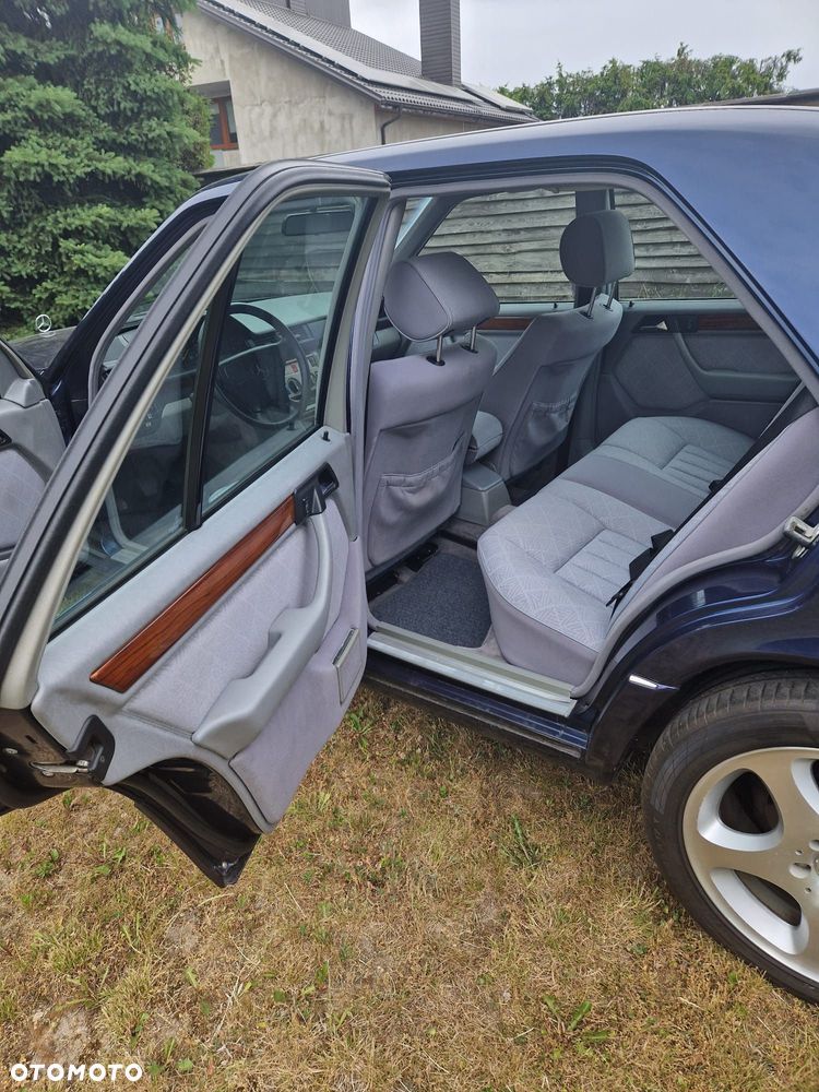 Mercedes-Benz Klasa E 220 - 3