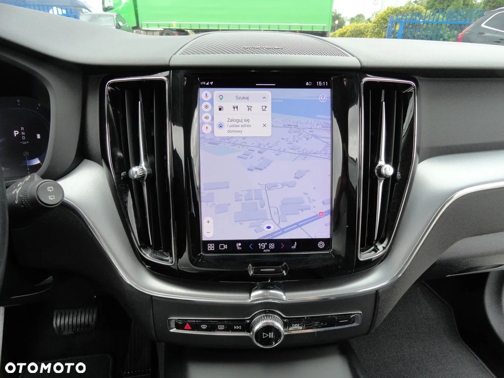 Volvo XC 60 B4 D AWD Geartronic Momentum Pro - 14