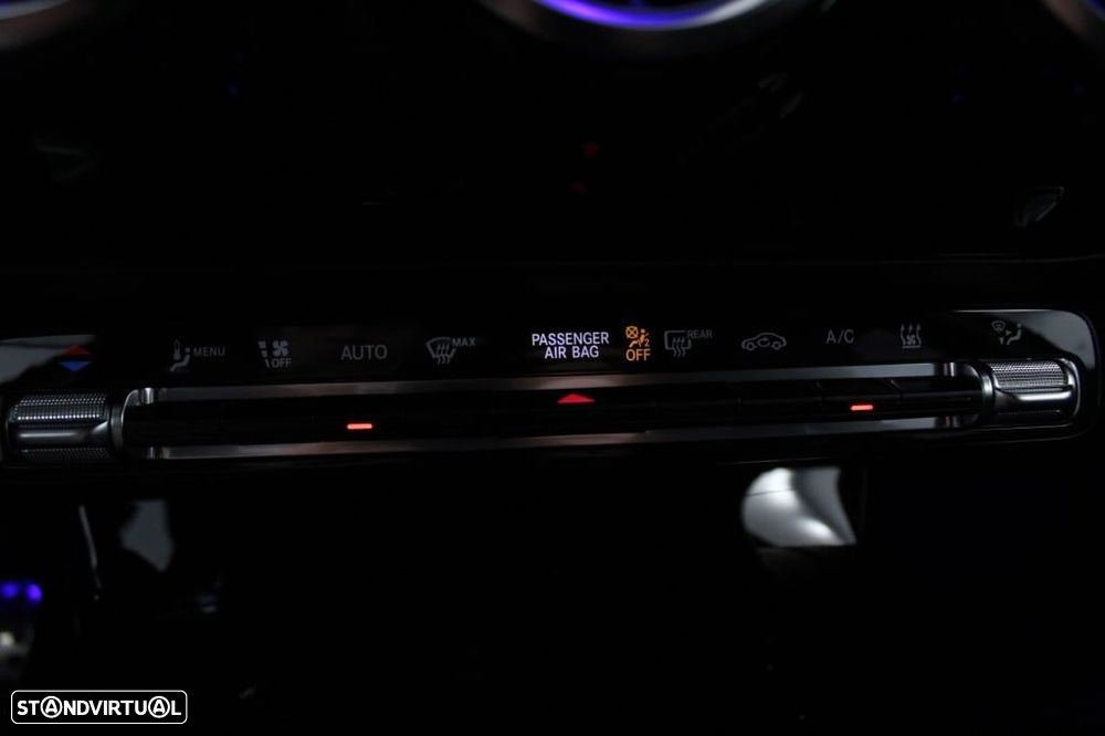 Mercedes-Benz A 250 e AMG Line - 29