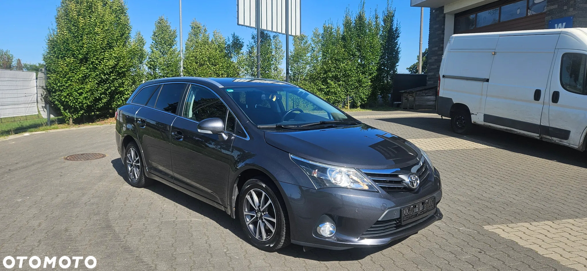 Toyota Avensis Combi 1.8 Edition - 2