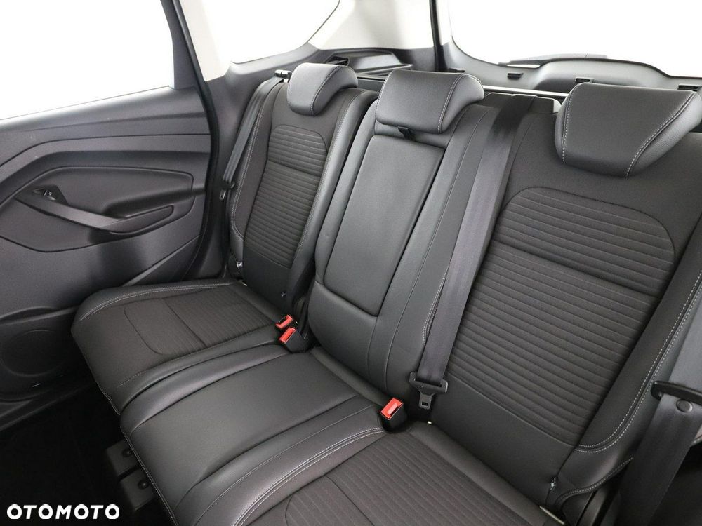 Ford Kuga 1.5 EcoBoost 2x4 Titanium - 18