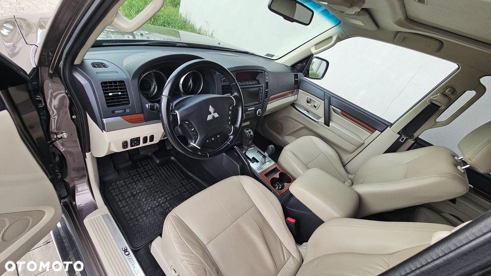 Mitsubishi Pajero 3.2 DID Dakar - 15