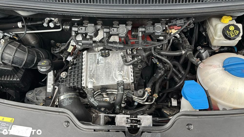 Volkswagen Multivan - 24