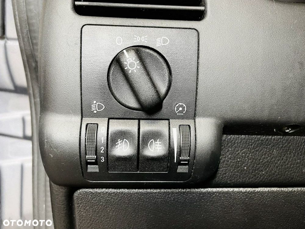 Opel Zafira 1.8 Executive - 19