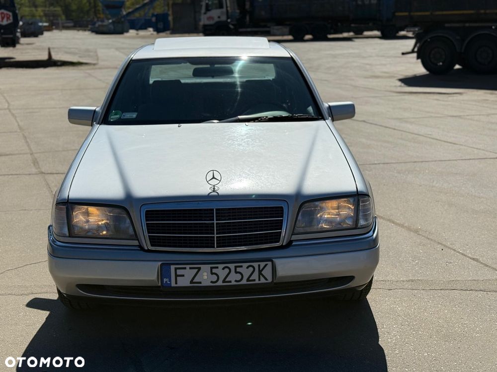 Mercedes-Benz Klasa C 180 Elegance - 7