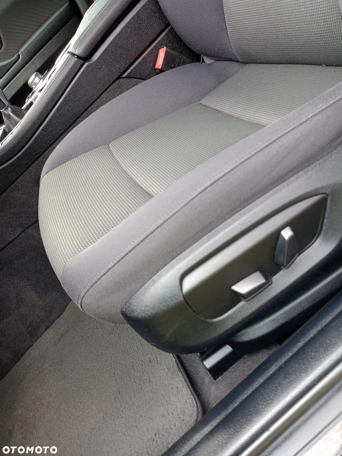 BMW Seria 5 518d Touring - 9