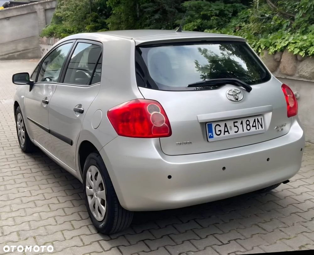 Toyota Auris 1.4 D-4D Luna - 2