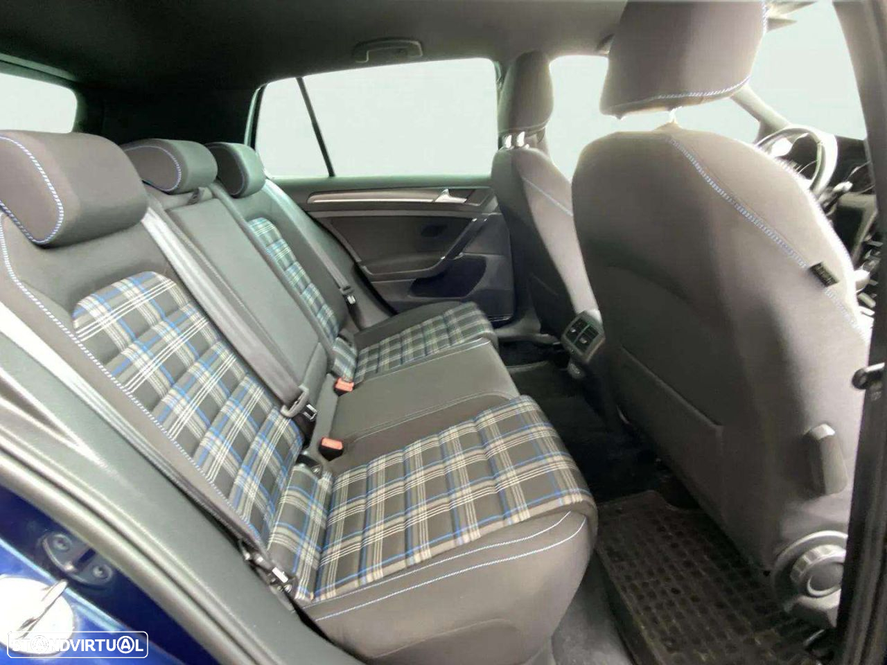 VW Golf 1.4 GTE Plug-in - 13