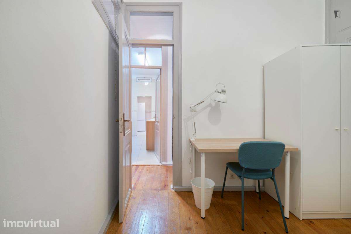 Quarto - localizado em Penha Lisbon - Grande imagem: 5/37