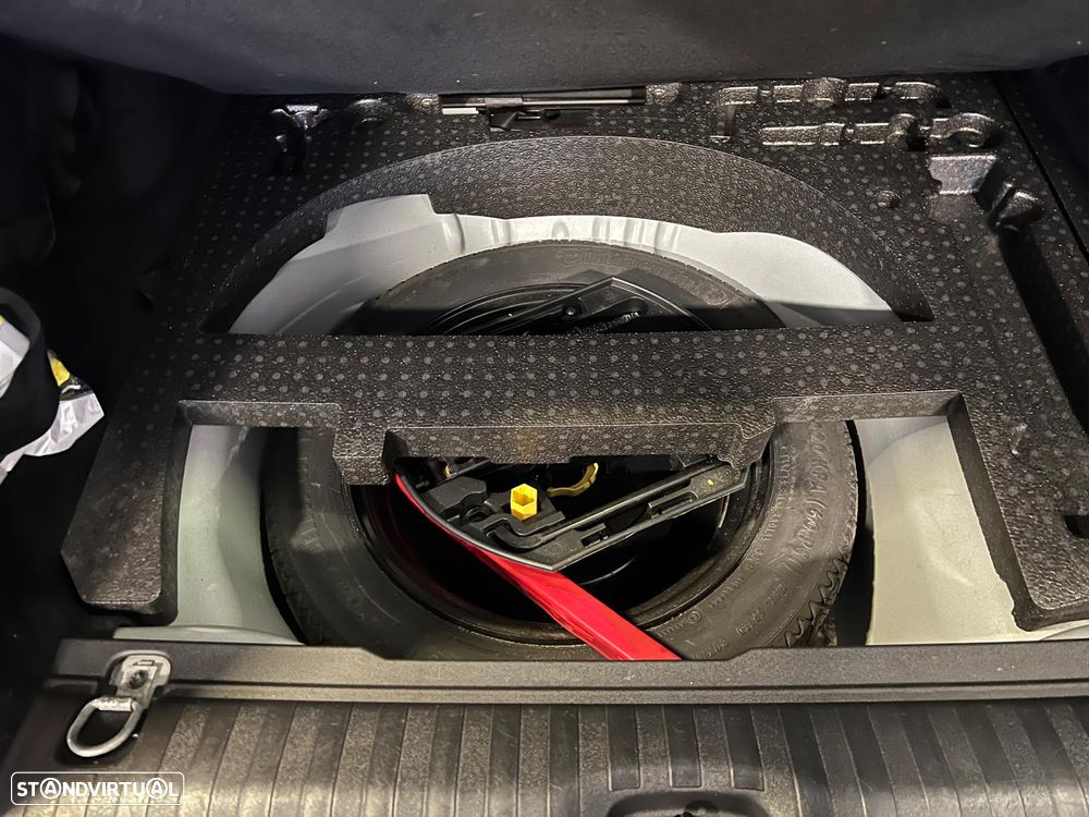 Peugeot 2008 1.2 PureTech Style - 29