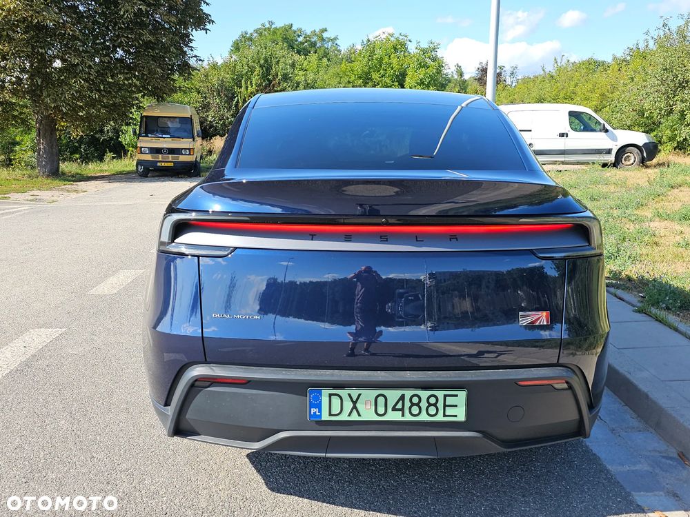 Tesla Model Y - 6