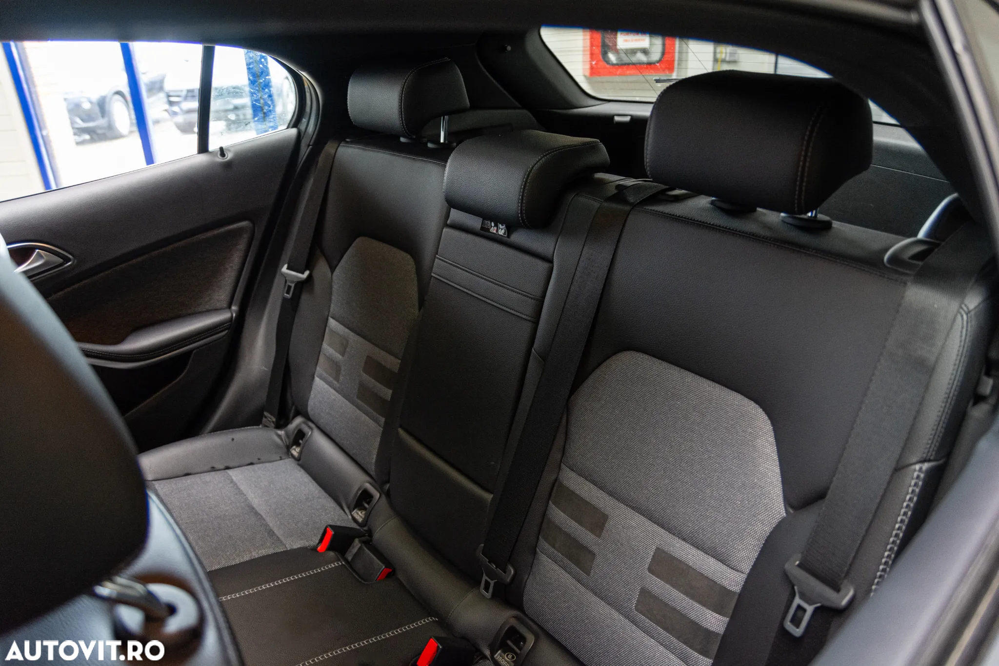 Mercedes-Benz GLA 200 d 7G-DCT Style - 28